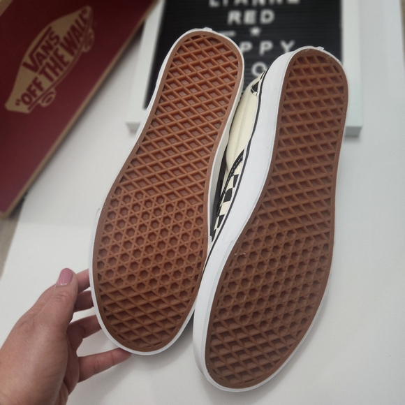 VANS CLASSIC SLIP-ON CANVAS SHOES - Picture 4 of 8